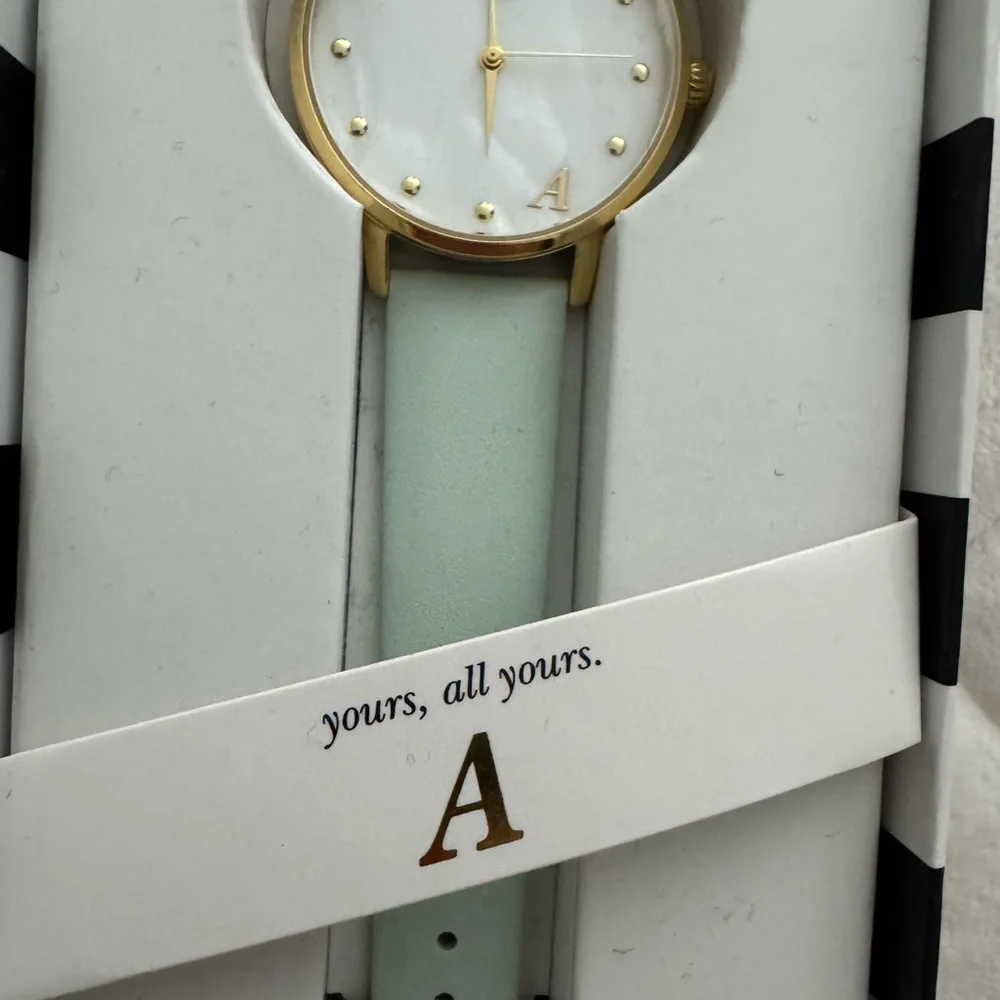 Kate Spade‎ Elegant White and Gold Box